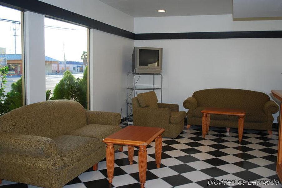 Aviation Inn Las Vegas Room photo