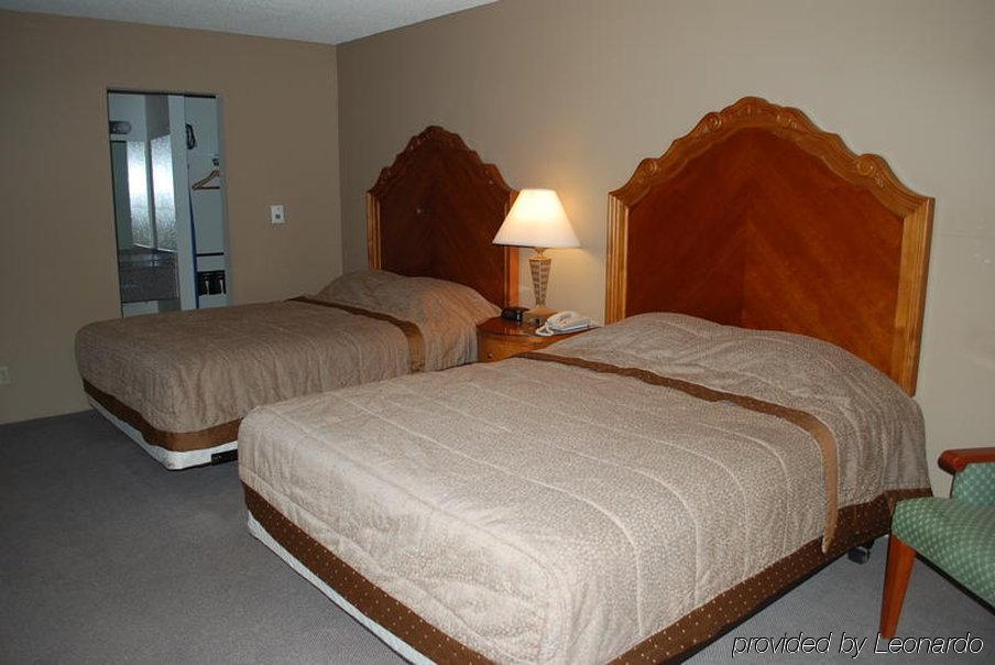 Aviation Inn Las Vegas Room photo